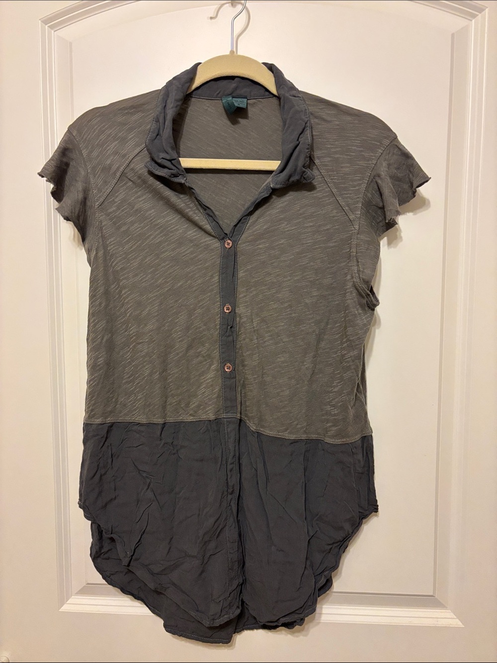 Anthropologie Left of Center Gray Button Tunic - size Medium